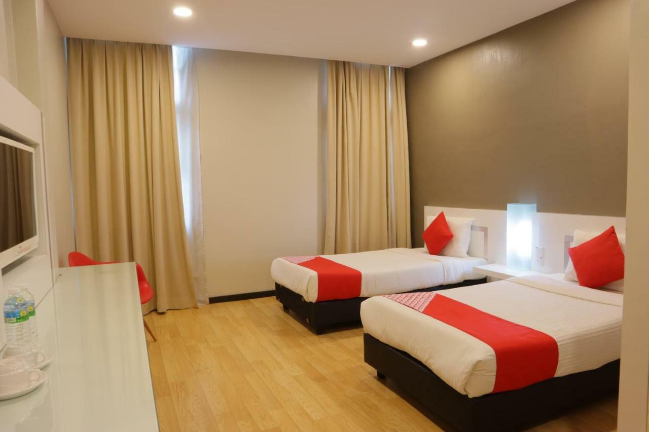Oyo 232 The Suraya Hotel Kuantan Exterior photo
